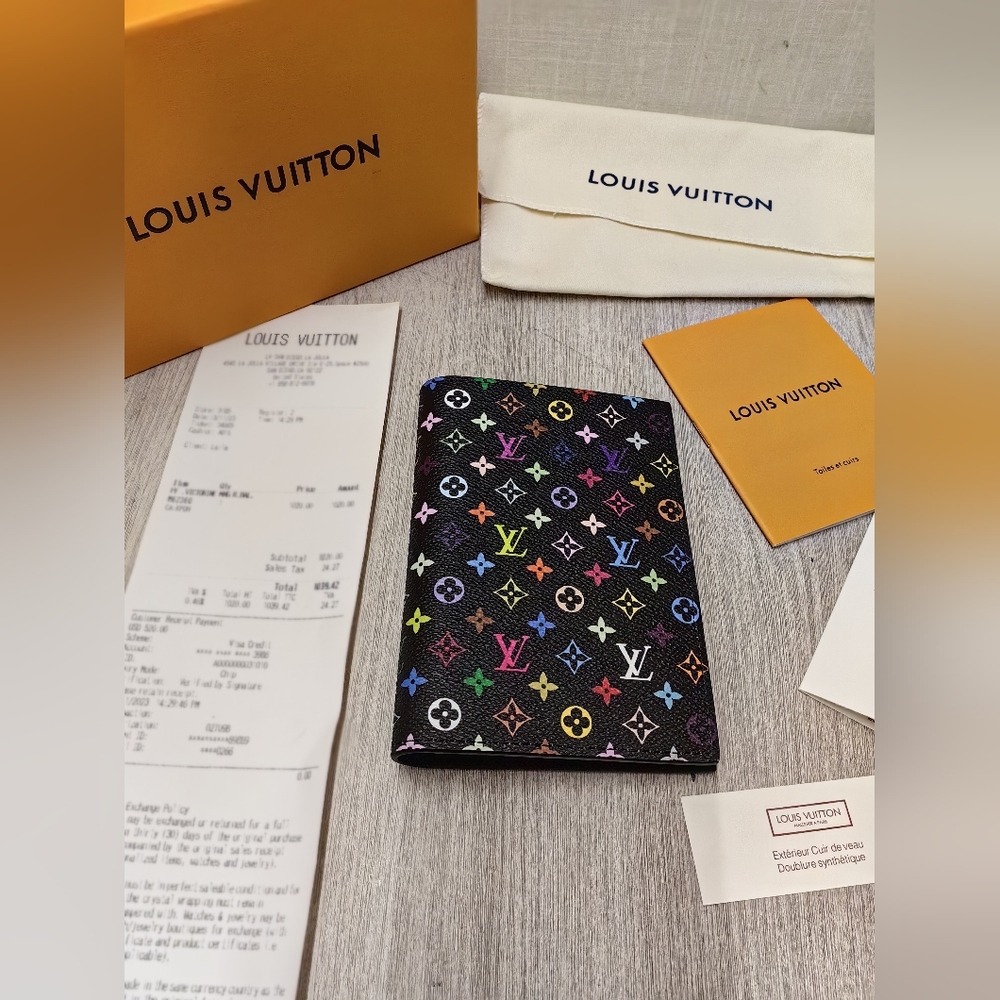 LV x TM Passport Cover Wallet - Picture 3 of 10